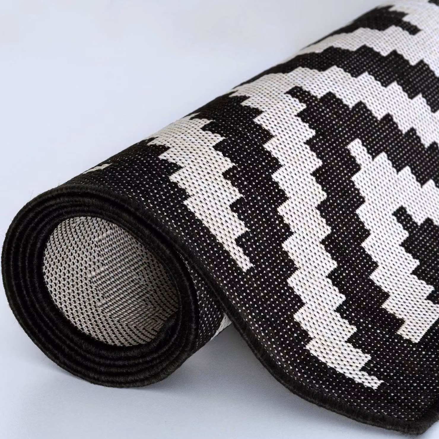 THE RUGS Diamond Pattern Outdoor and Indoor Weather Resistant Washable Garden Patio Rug in Black, W: 200 cm, D: 290 cm – 7