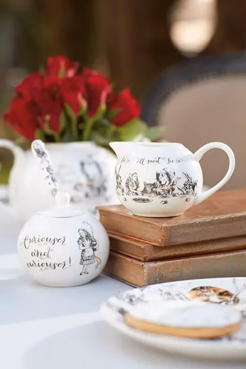 Creative Tops Alice in Wonderland Bone China Milk Jug and Sugar Bowl Set in White and Gold, W/D/H: 18 x 7.5 x 7 cm – 3