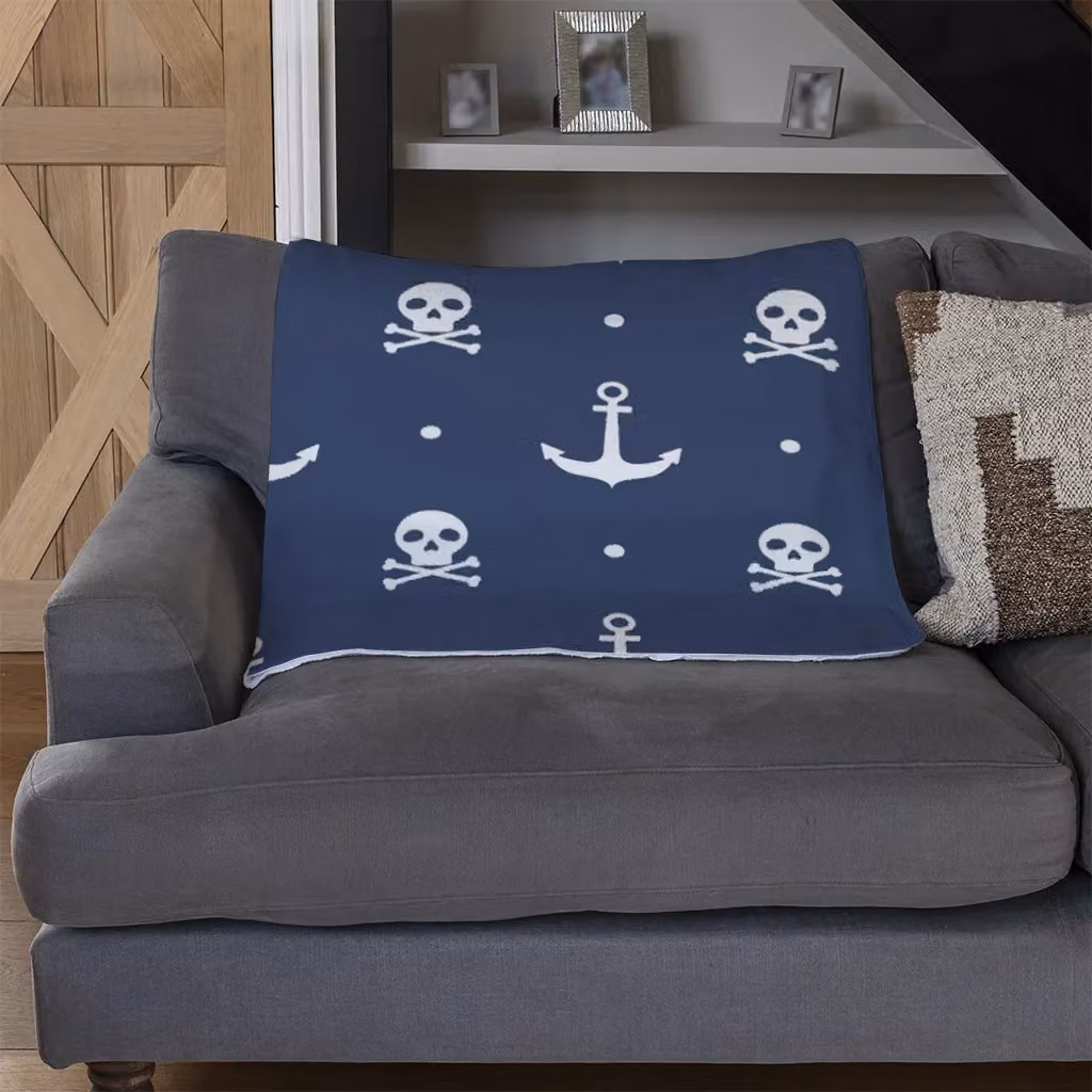 Benjamin Tate Design Anchor With Skull and Bones Fleece Blanket in Blue and Beige, W/D/H: 120 x 150 cm – 2