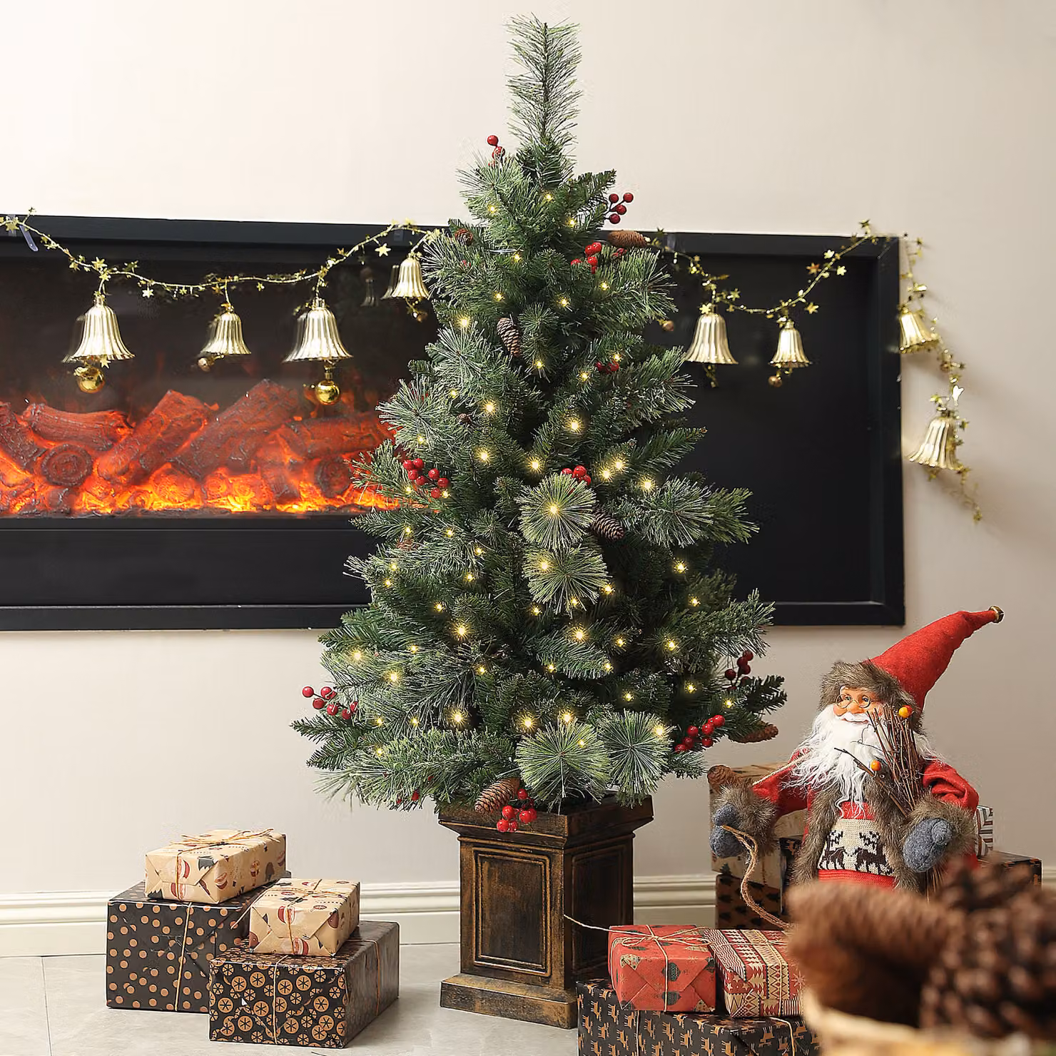 HOMCOM Small Green Christmas Tree with 100 Warm White LED Lights, 8 Modes and Red Berries, Height: 120 cm – 2