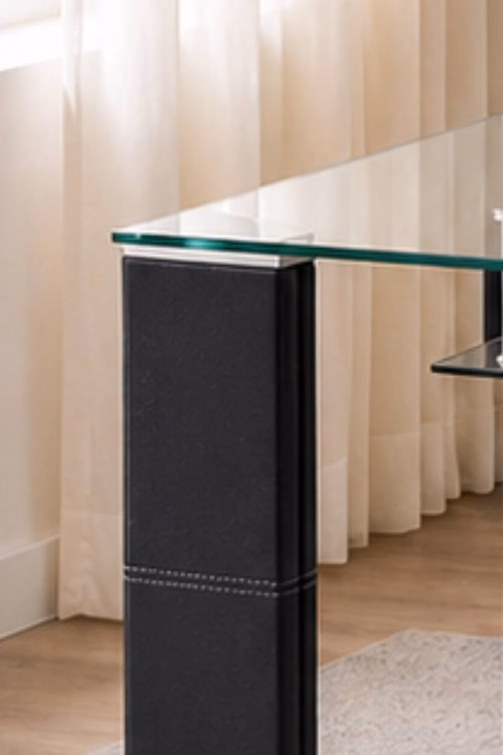 Julian Bowen Greenwich Rectangular Glass Top Dining Table in Black and Transparent, W/D/H: 150 x 90 x 75 cm – 4