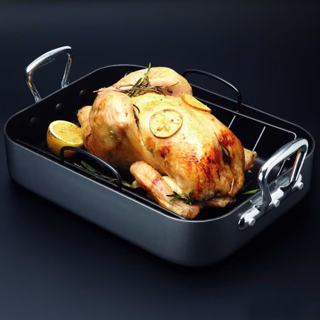 MasterClass Non-Stick Rectangular Roasting Pan with Handles in Silver and Black, W: 27.5 cm, D: 27.5 cm, H: 7.5 cm