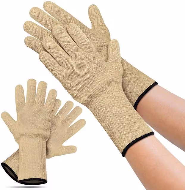 SPETLEK Heat Resistant Barbecue Gloves in Beige
