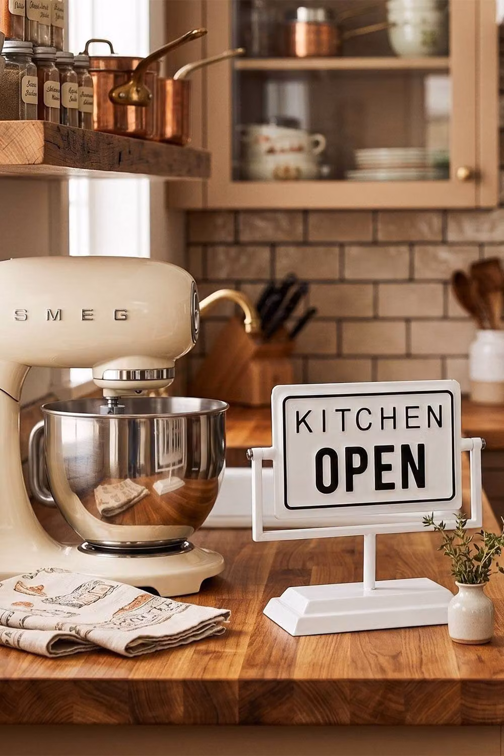 Homescapes Vintage Metal Tabletop Open and Closed Kitchen Sign in White – 2