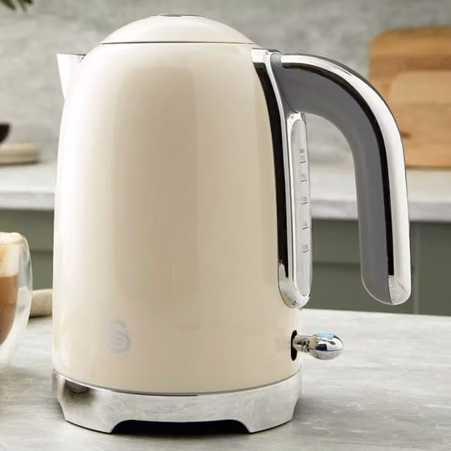 Swan Solace 1.7 l Stainless Steel Kettle in Beige or Blue with Limescale Filter
