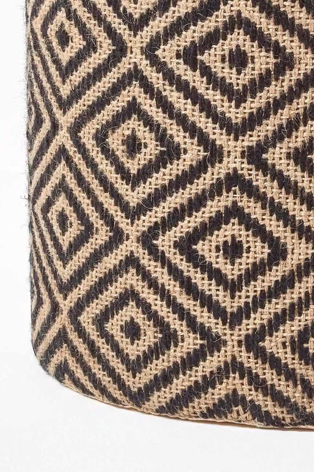 Homescapes Jute Round Pouffe with Black Herringbone Geometric Pattern – 3