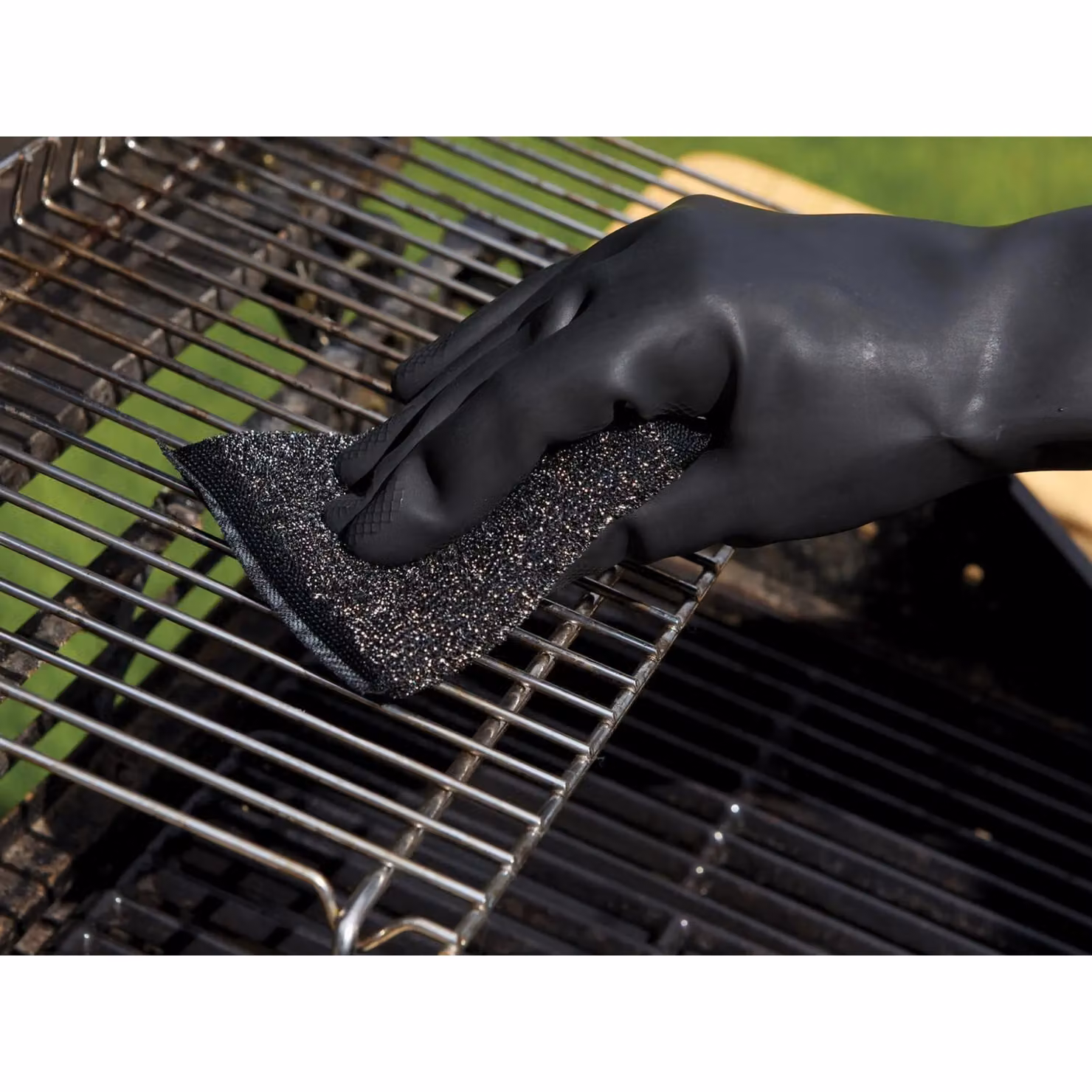 Marigold Extra Tough Outdoor Rubber Gloves for Adults in Black and Multicolour – 3