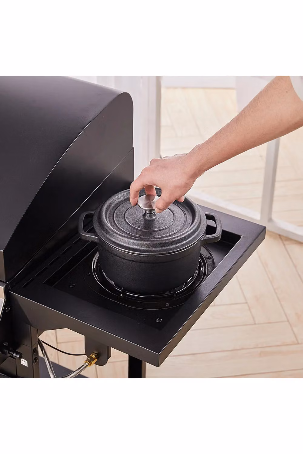 Living and Home 2.5L Cast Iron Dutch Oven with Lid, Black, Diameter: 20 cm – 3