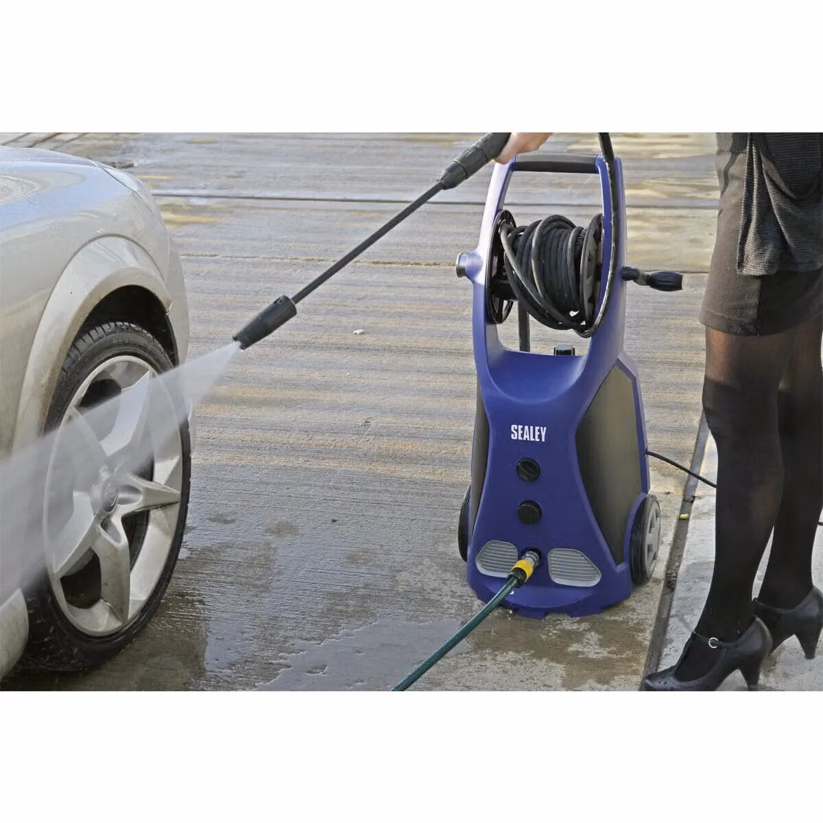 Loops Premium Pressure Washer with Total Stop System, Rotary Jet Nozzle and 8m Hose in Blue and Multicolour – 4