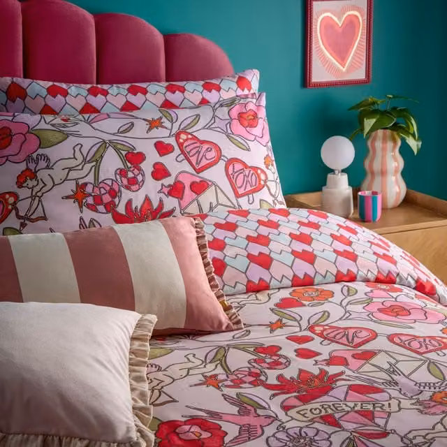Make It A Home Pink Glass Hearts Printed Reversible Duvet Cover Set, 200 x 200 cm