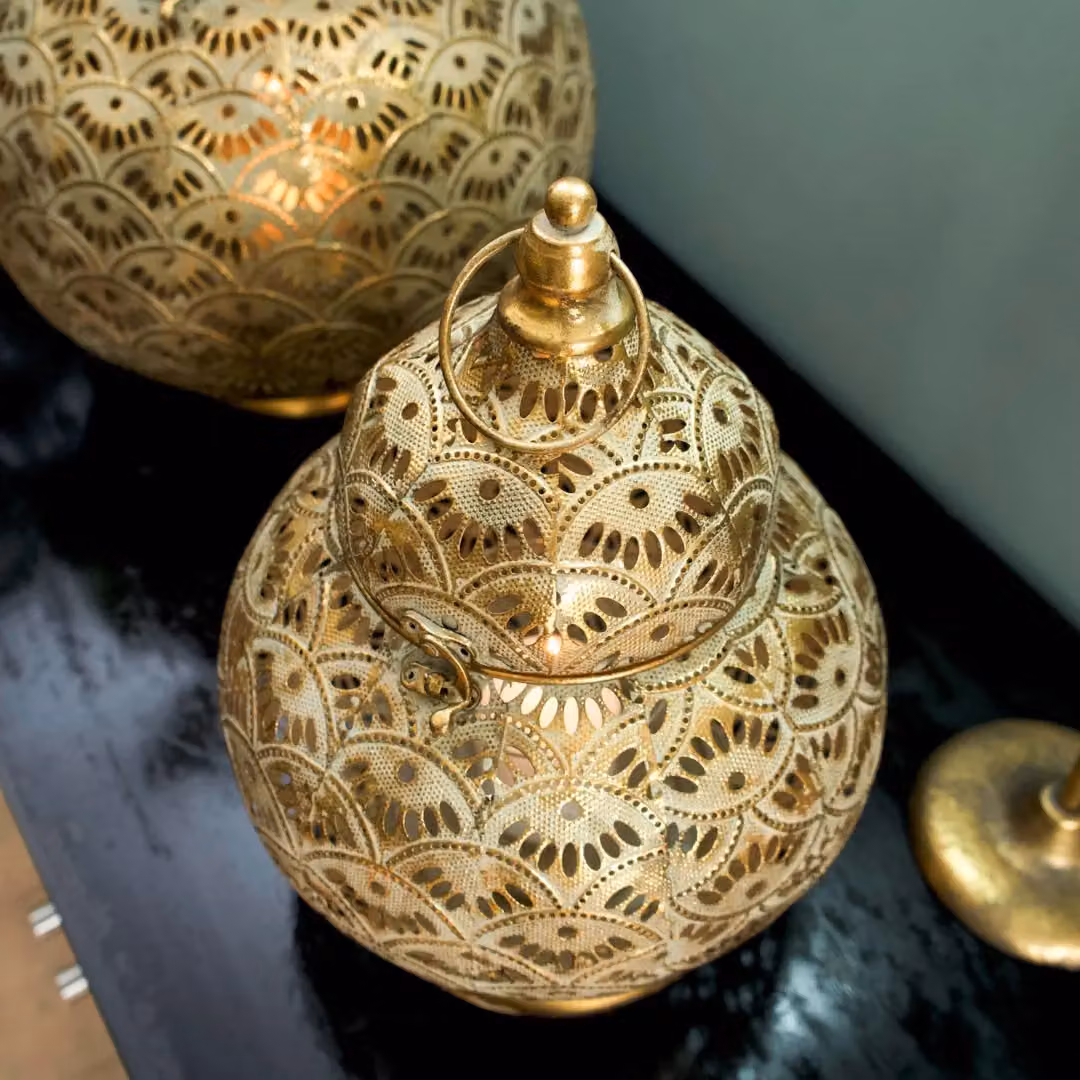 Madison & Mayfair Small Gold Lantern with Intricate Detailing, W/D/H: 25.5 x 25.5 x 33.0 cm – 2