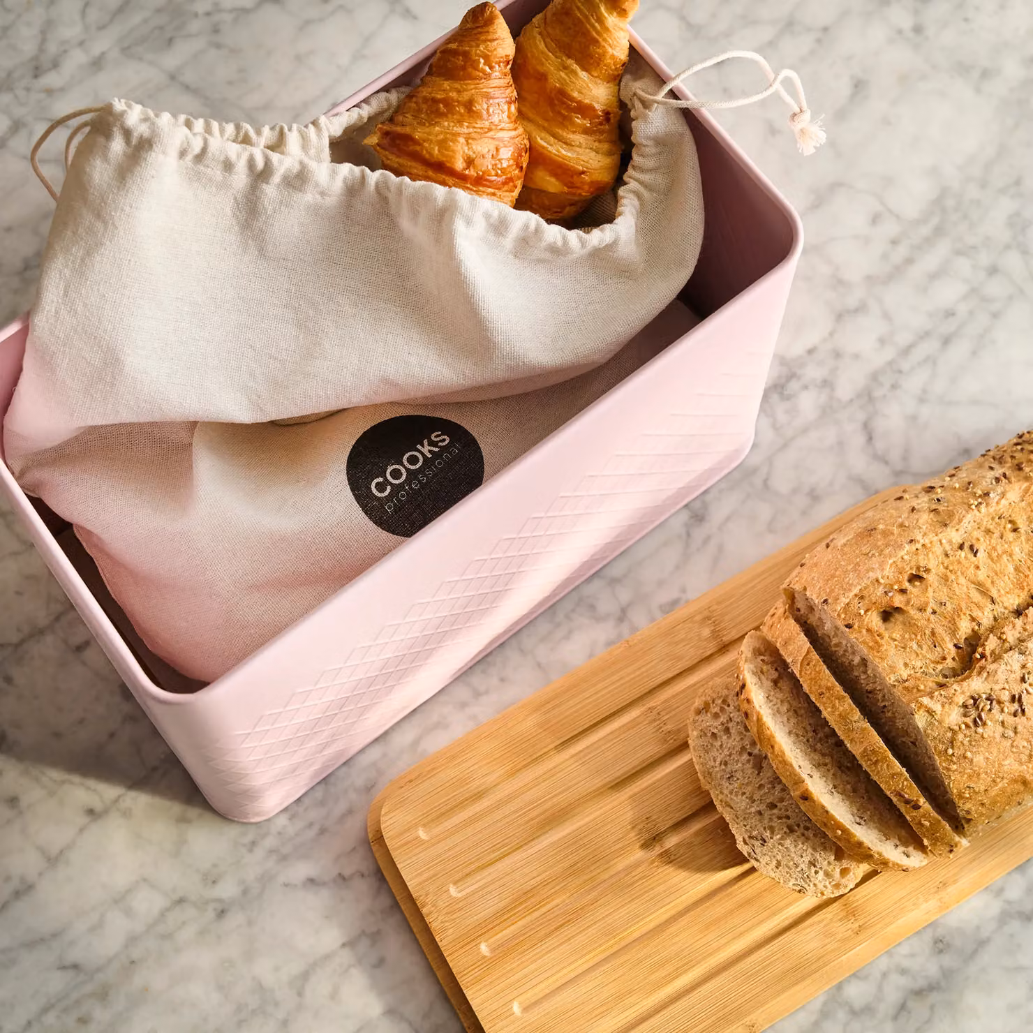 Cooks Professional Diamond Pattern Bread Bin with Linen Bag and Bamboo Cutting Board Lid, Pink – 2