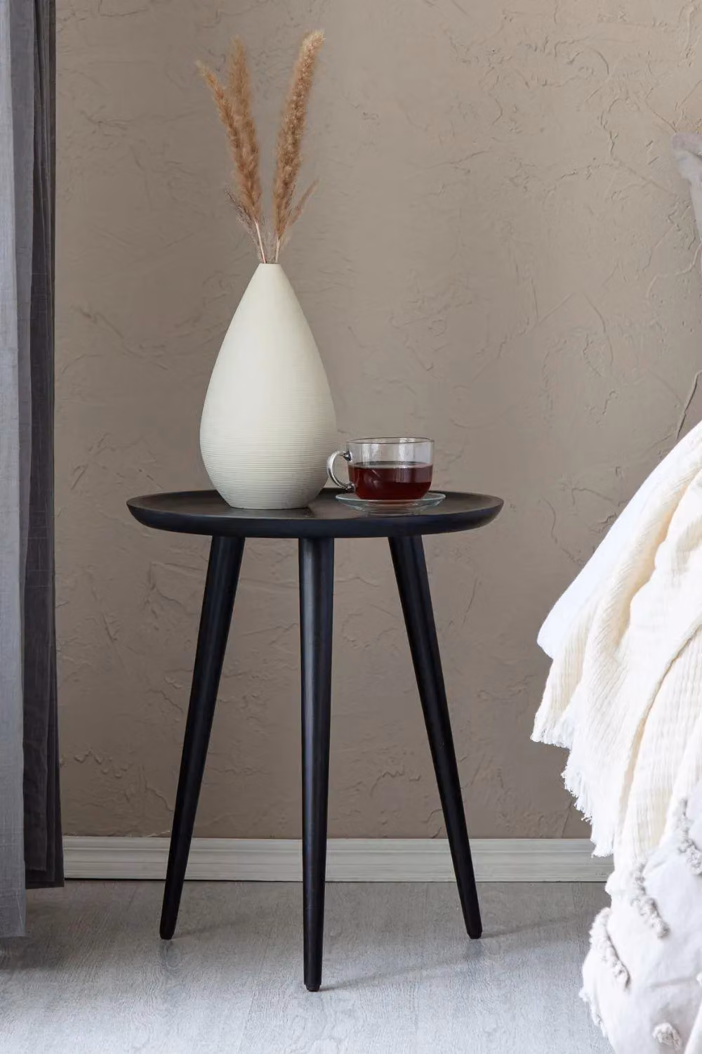 MH London Electra Round Solid Mango Wood Tray Top Side Table in Black – 2