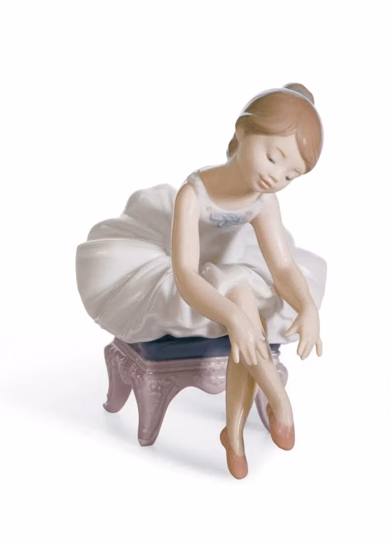 Lladró Little Ballerina I Girl Porcelain Figurine in White
