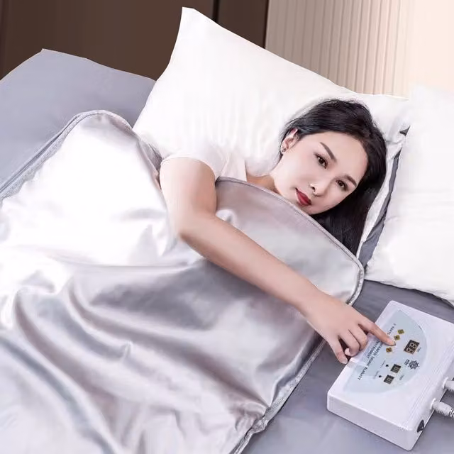 Komore 650W 2-Part Far Infrared Sauna Blanket for Adults in Silver