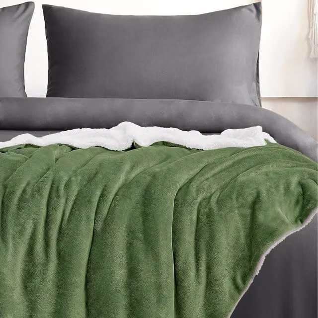 Velosso Plain Fluffy Fleece Throw in Green and Yellow