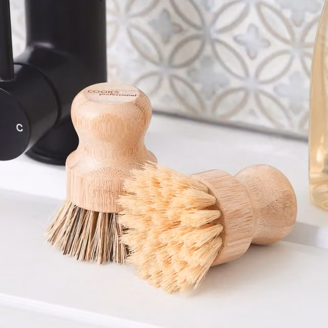 Cooks Professional Set of 2 Bamboo Pot Brushes with Soft and Hard Sisal Bristles in Brown and Natural