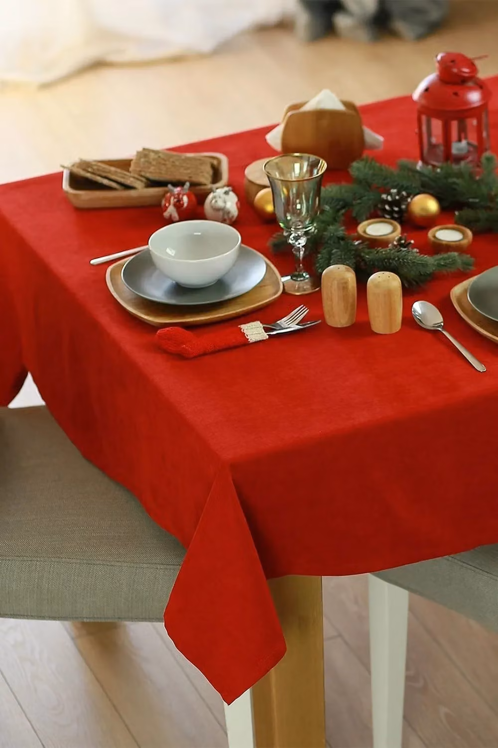 Neel Blue Spun Polyester Linen Rectangular Tablecloth in Red, W: 177.8 cm x L: 177.8 cm