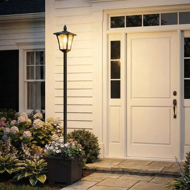 Outsunny Black Solar Garden Lamp Post with Dusk Sensor and Warm White Light, Height: 160 cm