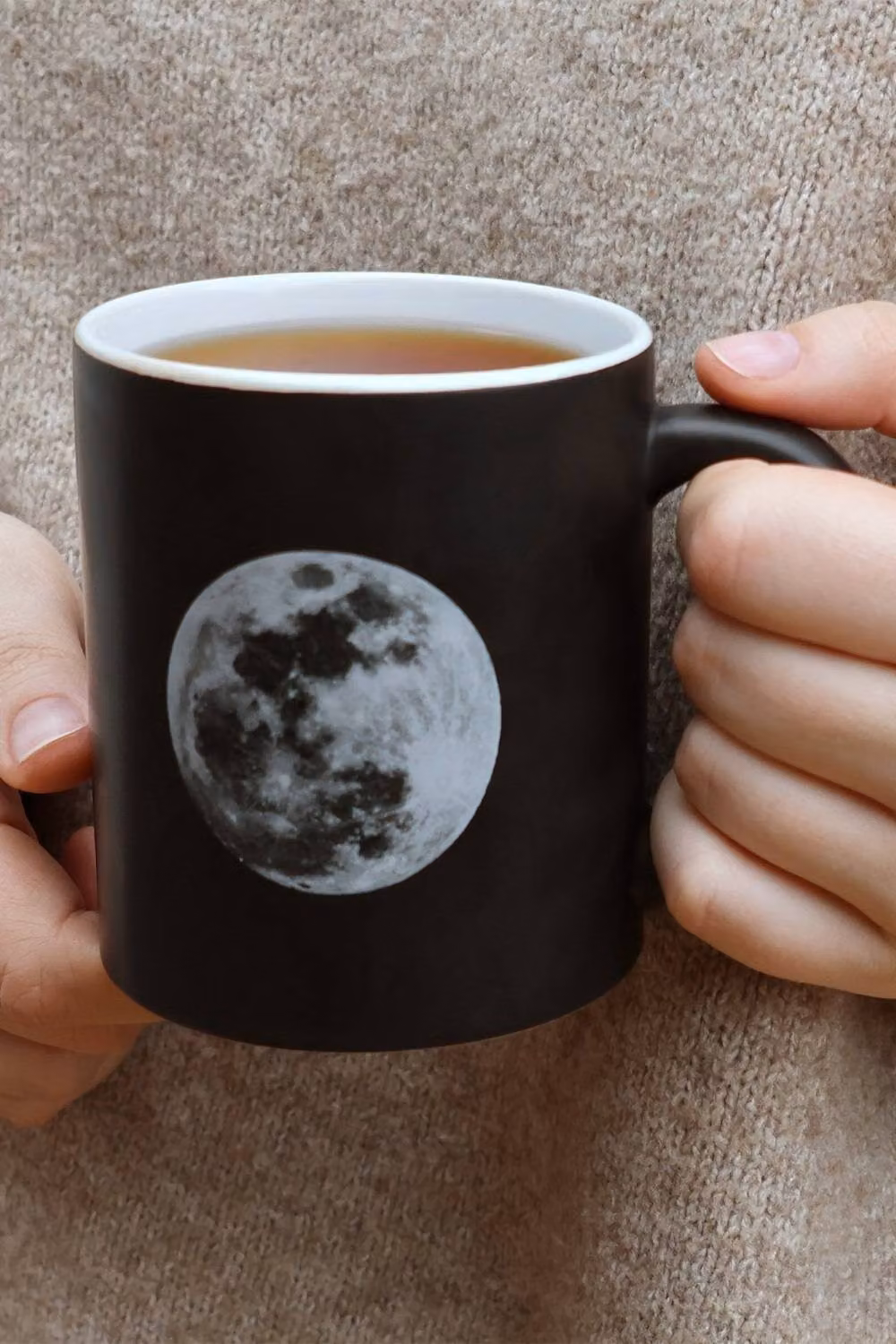 Suck UK Lunar Eclipse Heat Changing Ceramic Mug in Black – 3