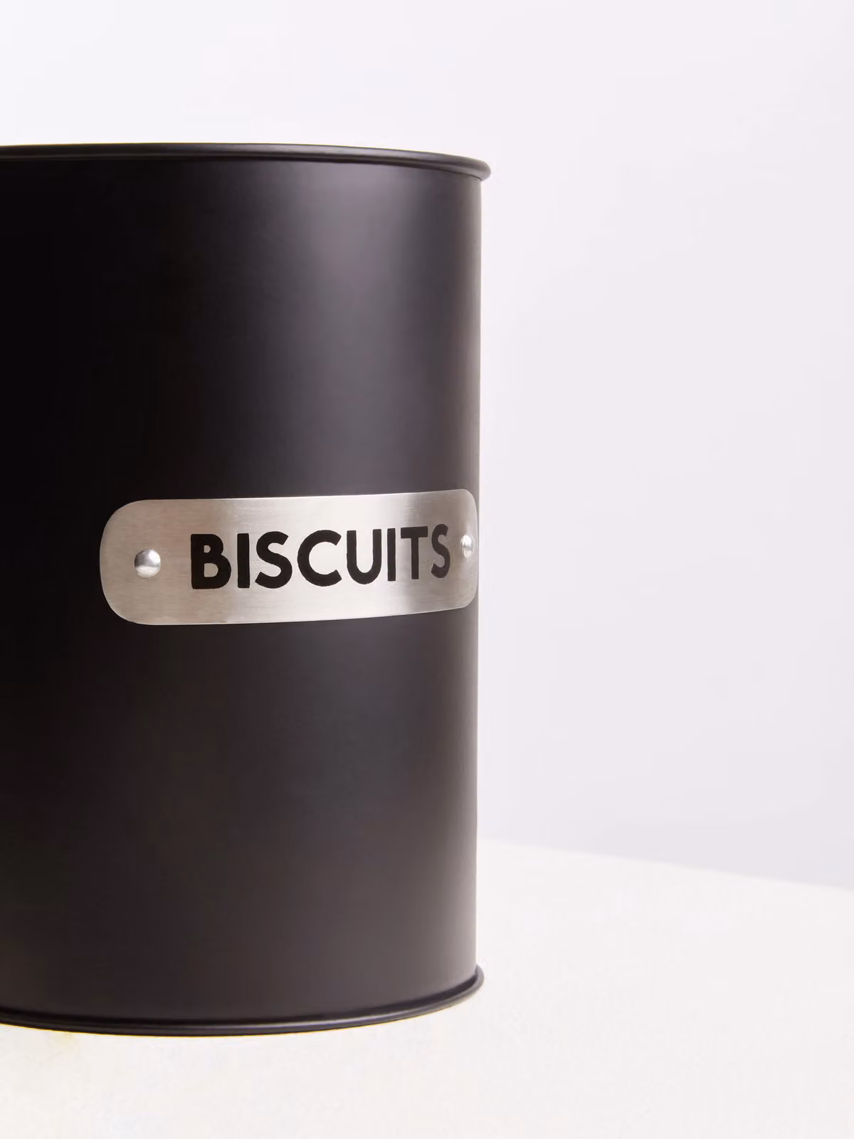 Orsina Chic Design Airtight Metal and Stainless Steel Biscuit Canister in Black, Silver or White – 3