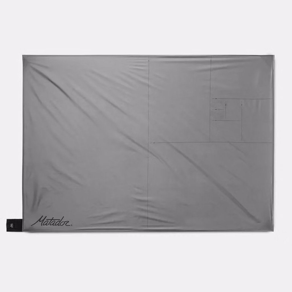 Matador Pocket Blanket in Black – 5