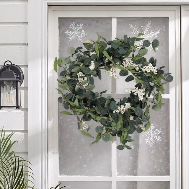 Livingandhome Round Eucalyptus Flower Wreath in Green and Yellow