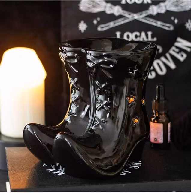 KDMD Black Witch Boots Ceramic Oil Burner and Gothic Tealight Fragrance Diffuser