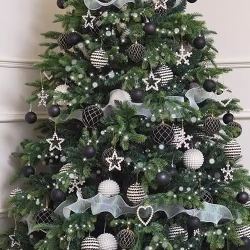 Melody Maison Set of 3 Modern Round Striped Christmas Tree Baubles in Black, White and Gold, Diameter: 8 cm – 3
