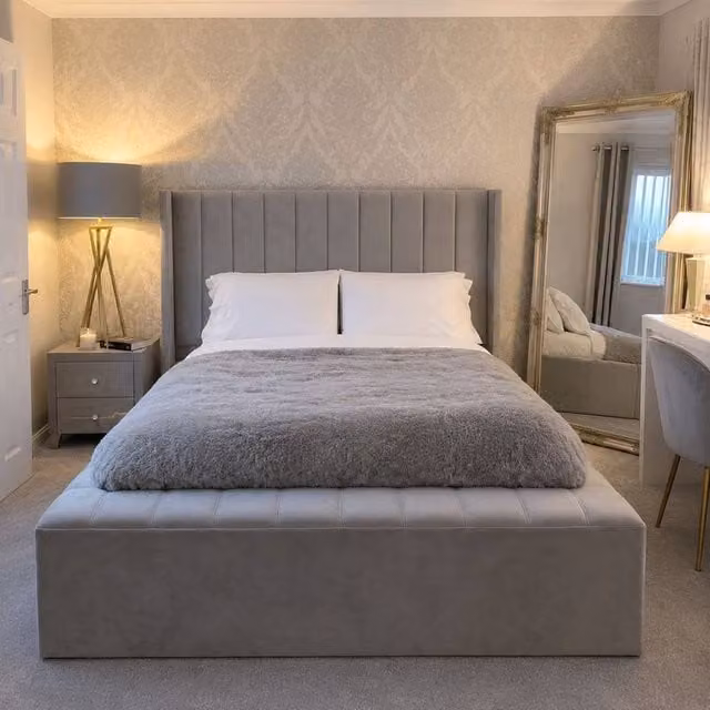 Stratus Interiors Ambassador Wingback Platform Bed with Gas Lift Storage in Grey, W/D/H: 140 x 200 cm