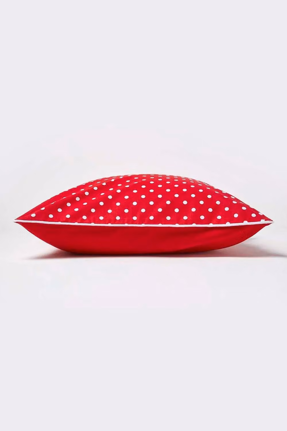 Homescapes Red and White Polka Dot Cotton Rectangular Cushion Cover W/H: 30 x 50 cm – 2