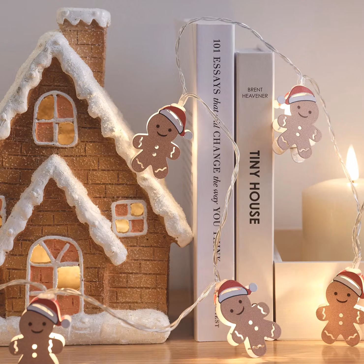 Lights4fun Gingerbread House and Multicolour Fairy Lights Bundle – 1