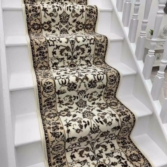 runrug Traditional Stair Runner Carpet in Off-White, W: 70 cm x L: 660 cm – 1