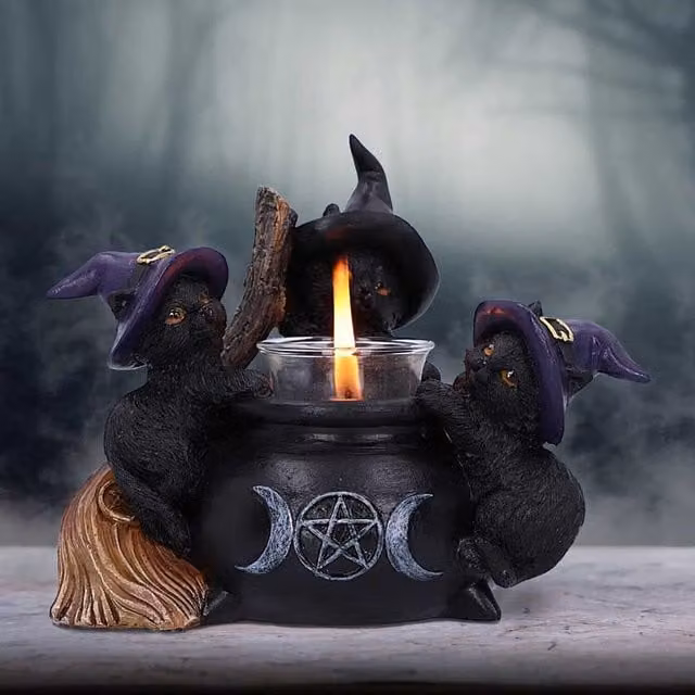 Nemesis Now Familiar Cauldron Black Cat Tealight Candle Holder, Black, Height: 12.5 cm