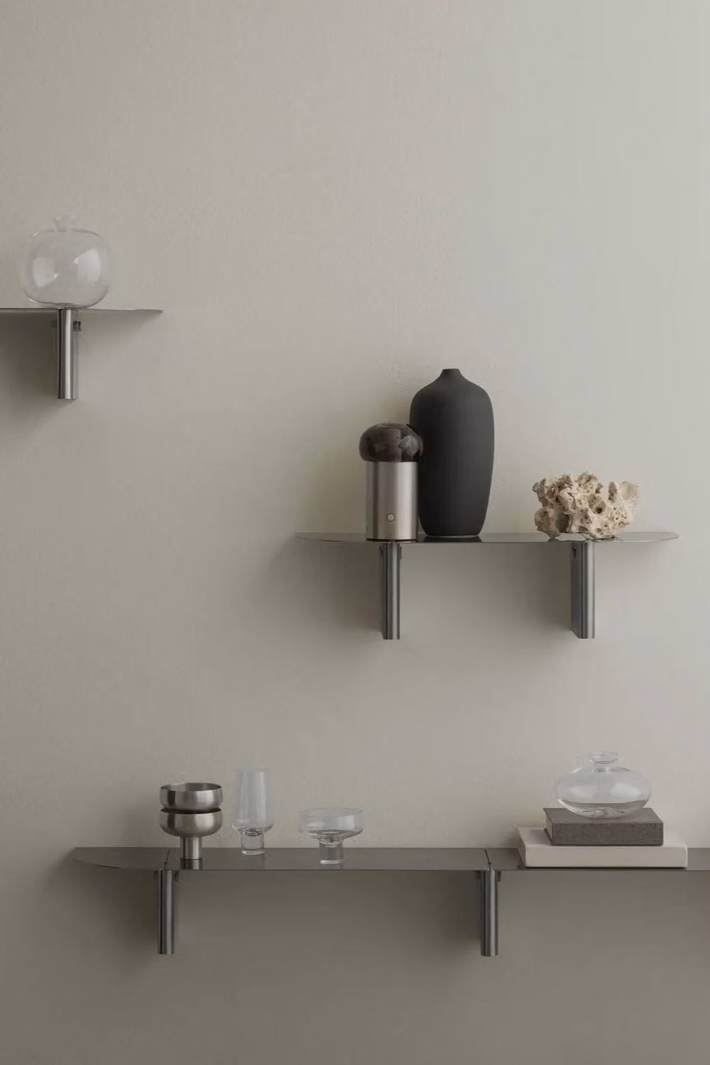 Blomus IRIS Dimmable LED Battery Rechargeable Table Lamp in Silver – 5
