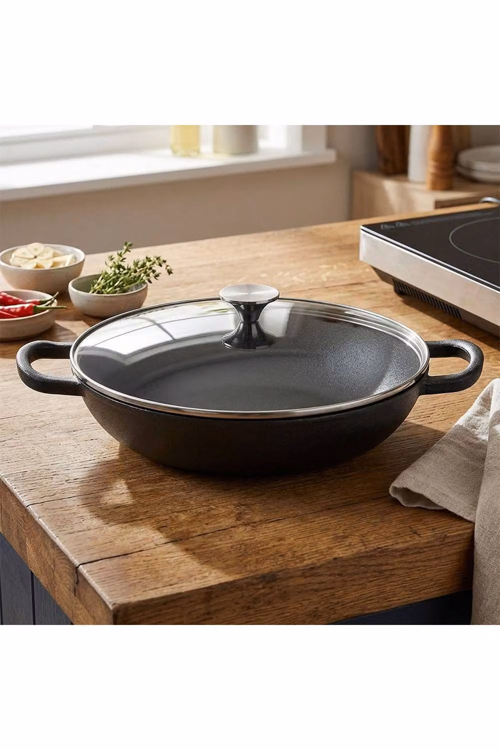 Living and Home Uncoated Cast Iron Wok with Glass Lid and Handles in Black – 3