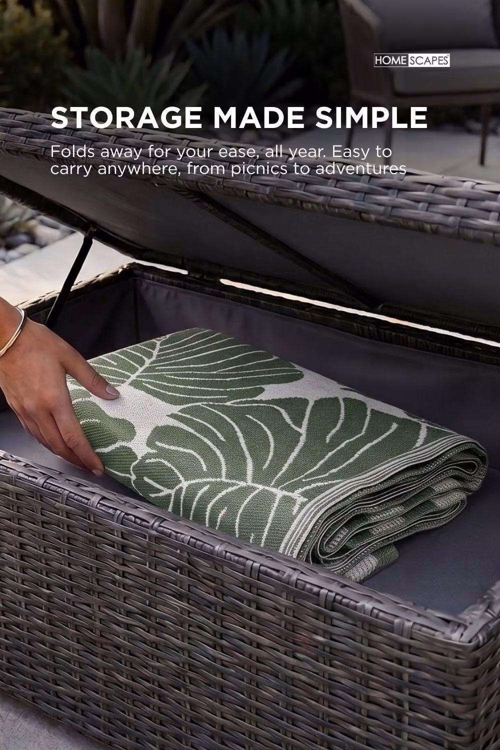 Homescapes Luxury Outdoor Rug in Green and White Ada Floral, Reversible and UV-Resistant, W: 240 cm, D: 300 cm – 3