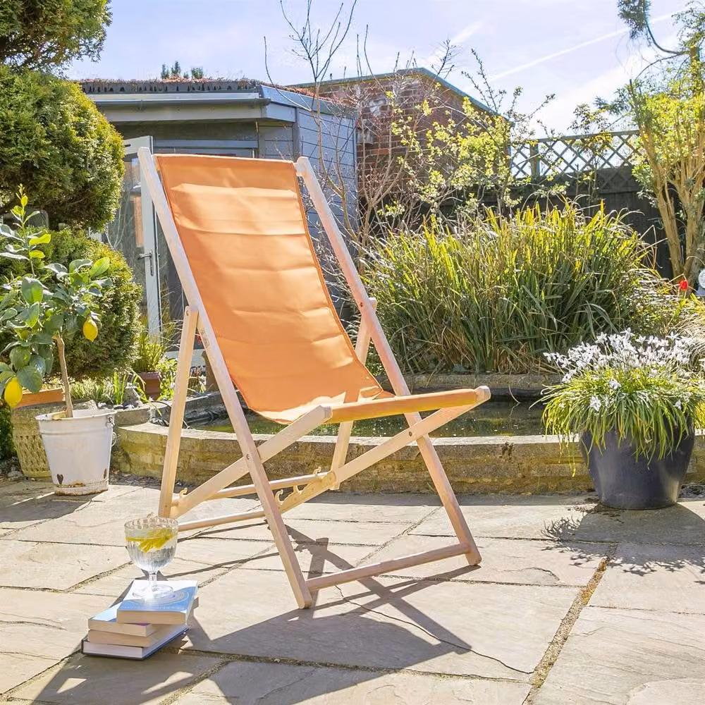Harbour Housewares Pack of 4 Folding Wooden Deck Chairs in Orange with UV-Resistant Polyester and Treated Beech Wood – 2