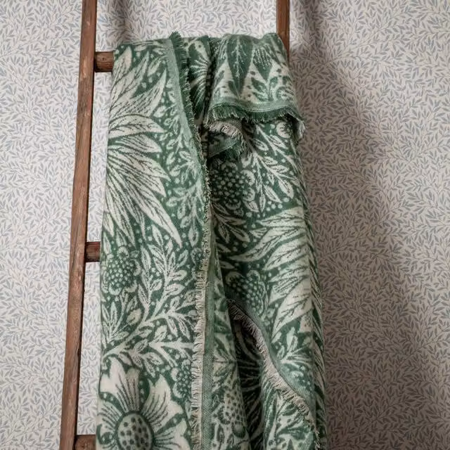 Morris & Co. Marigold Jacquard Throw with Fringes, Green, W: 130 cm, L: 170 cm – 1