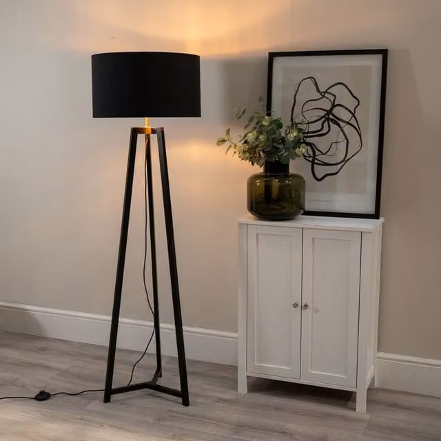ValueLights Lottie Modern Wood Floor Lamp with LED Bulb in Black