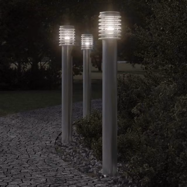 Berkfield Home Silver Stainless Steel Outdoor Floor Lamp with Outlet, Height: 110 cm – 1