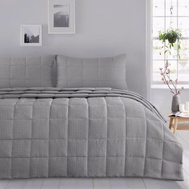 Velosso Waffle Weave Double Bedspread Set in Silver and Grey Polyester