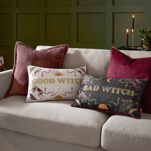 Riva Home Good Witch Rectangular Velvet Cushion in White and Gold, W/D/H: 50 x 30 x 30 cm – 2
