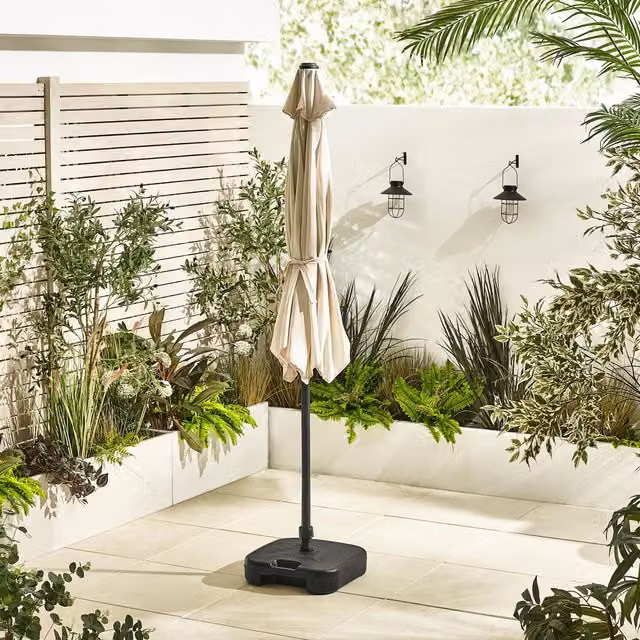 FurnitureboxUK Vertical Garden Parasol in Beige with UPF 50 Protection