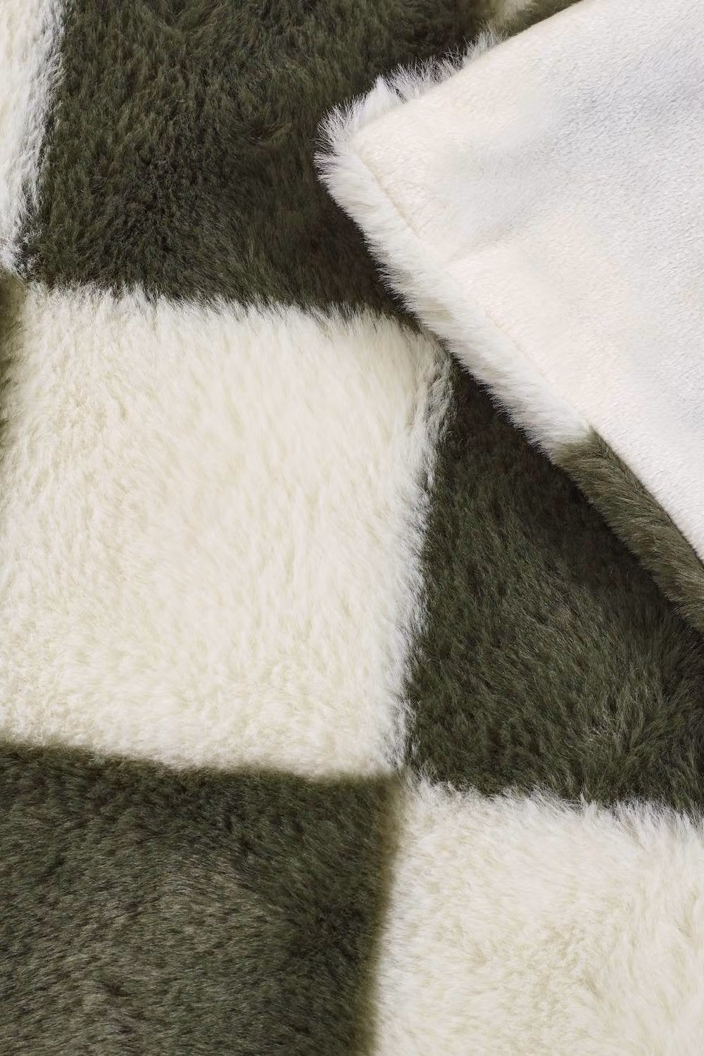 Catherine Lansfield Cosy Soft Checkerboard Fleece Throw in Green, W/D/H: 130 x 170 cm – 3