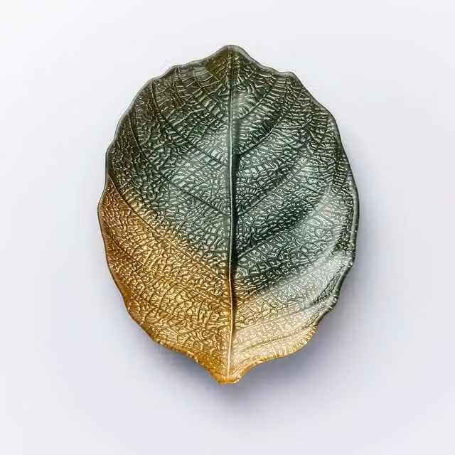 Sienna Glass Leaf Design Plate in Green and Gold, W: 28.0 cm, D: 18.5 cm, H: 2.5 cm