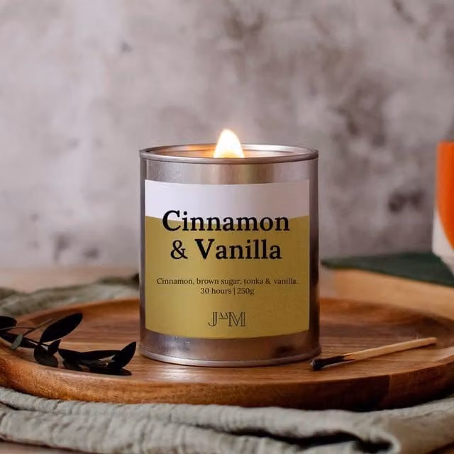 JAAM Cinnamon & Vanilla Crackle Wick Tabletop Candle in Silver