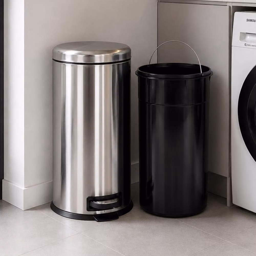 Oypla 30L Stainless Steel Pedal Bin with Soft Close Lid and Removable Inner Bucket in Silver – 4