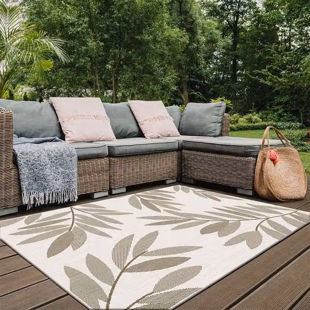 THE RUGS Reversible Trailing Leaves Duo Weave Outdoor Rug in Brown and Beige, W: 160 cm, D: 230 cm