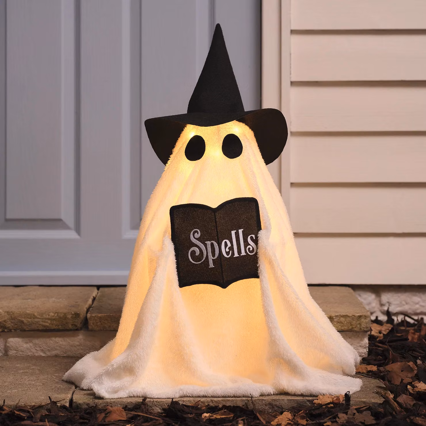 Lights4fun White Witch Ghost Outdoor LED Halloween Figure, H 73 cm x W 60 cm x D 60 cm – 1